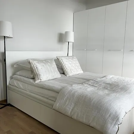 Merinaekoealalla Kaksio 12 Floor Apartment